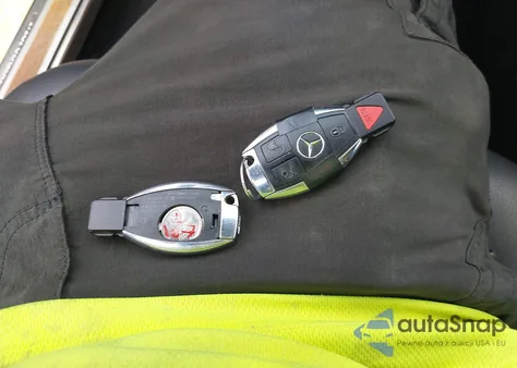 2016 Mercedes-Benz E 350 из США, поврежденный, VIN WDDHF5KB4GB185977